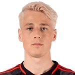 盧卡斯麥諾頓（Lukas MacNaughton）